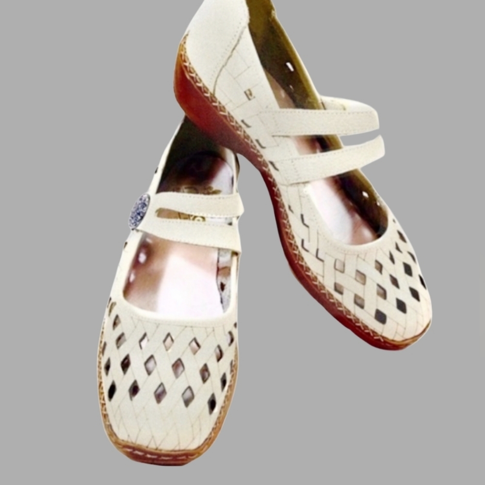 Rieker Bone Leather Mary Jane Flats Size 37 (6-6.5)